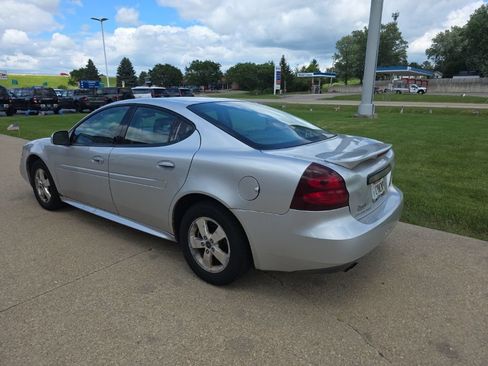 Used 2005 Pontiac Grand Prix GT w/ Comfort And Infotech Package FWD image 3