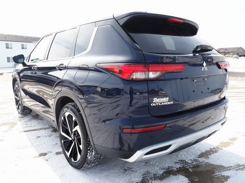 Used 2024 Mitsubishi Outlander 4WD Plug-In Hybrid image 30