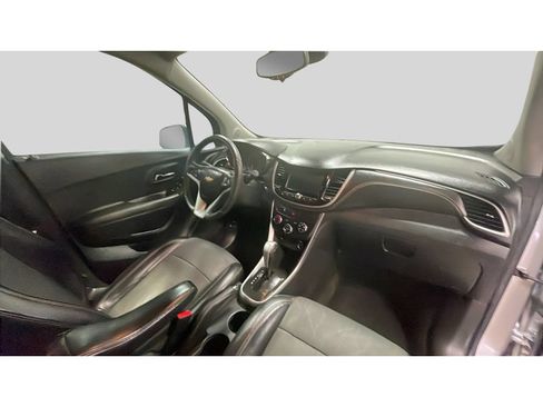 Used 2017 Chevrolet Trax LT w/ LT Convenience Package FWD image 18