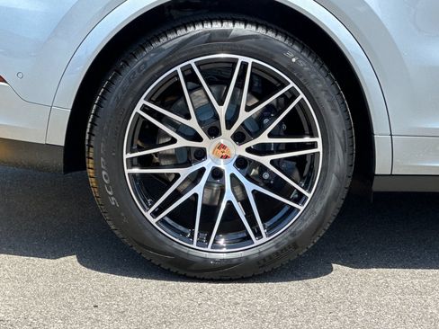 New 2026 Porsche Cayenne Coupe AWD/4WD image 42