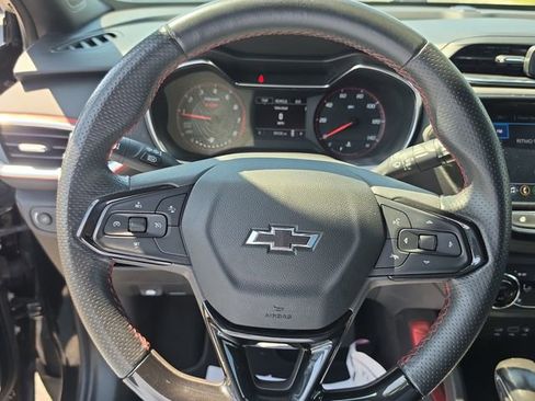Used 2021 Chevrolet TrailBlazer RS w/ Convenience Package image 22