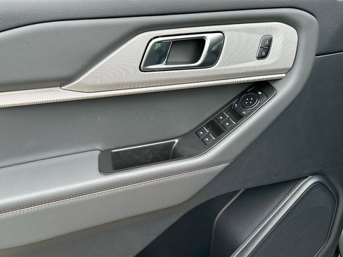 New 2026 Ford Explorer Active w/ Active Comfort Package RWD image 13