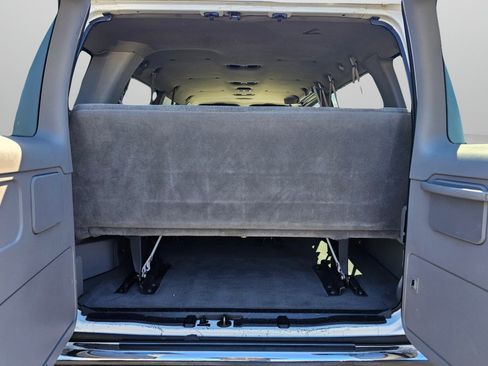 Used 2001 Ford E-350 and Econoline 350 Club Wagon RWD image 15