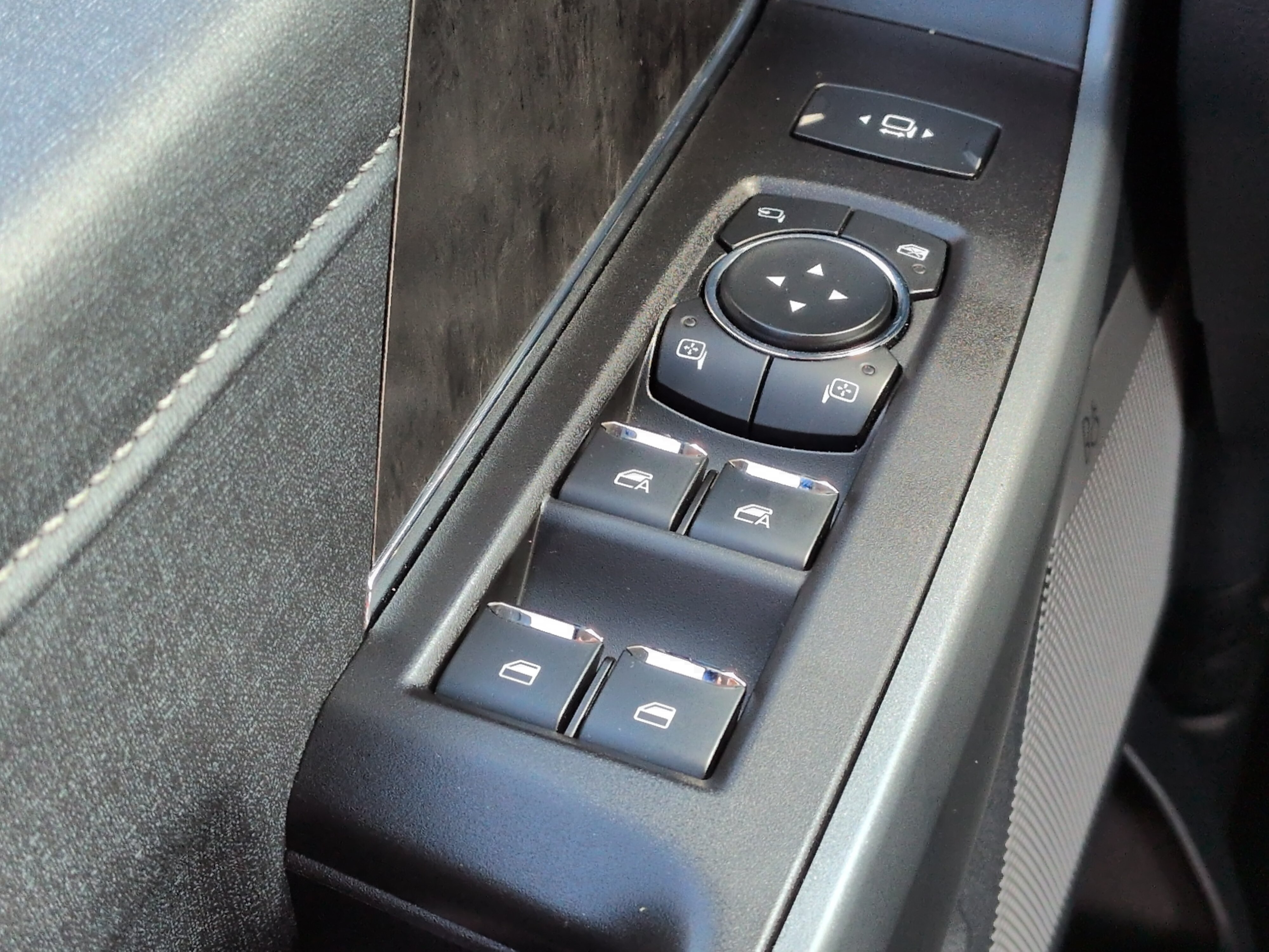 Used 2024 Ford F250 Lariat w/ Chrome Package AWD/4WD image 22