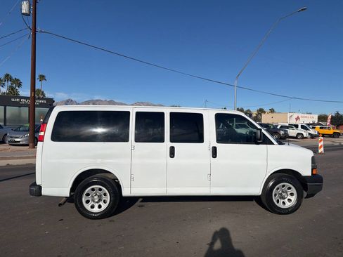 Used 2009 Chevrolet Express 1500 Passenger w/ LT Preferred Equipment Group image 11