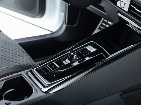 New 2025 Volkswagen GTI SE image 33