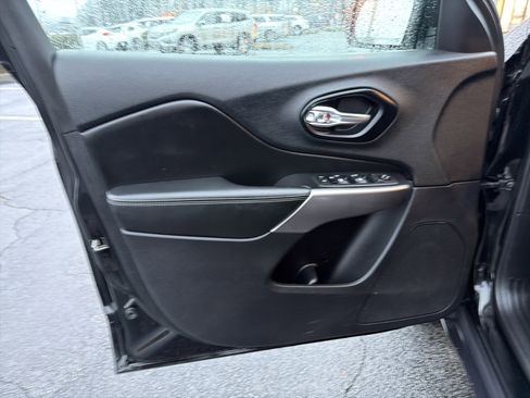 Used 2021 Jeep Cherokee Latitude image 10