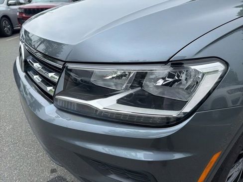 Used 2021 Volkswagen Tiguan SE FWD image 9