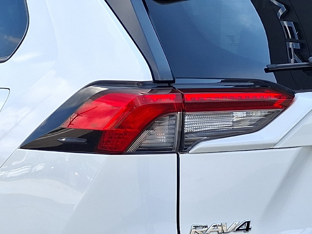 Used 2020 Toyota RAV4 XLE w/ Convenience Package AWD/4WD image 10