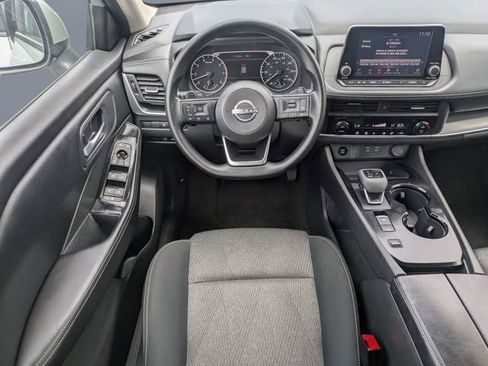 Used 2024 Nissan Rogue SV FWD image 17