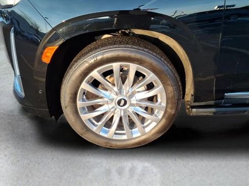 Used 2024 Cadillac Escalade ESV Premium Luxury w/ Performance Package image 10