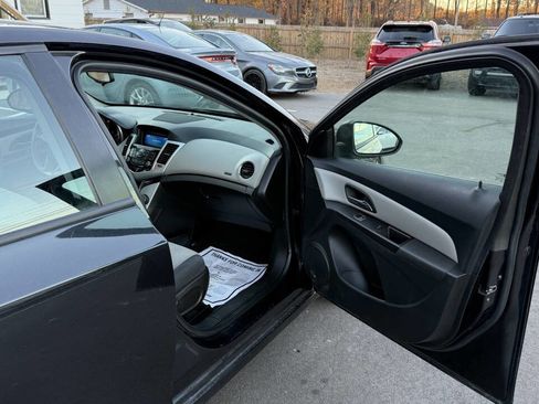 Used 2016 Chevrolet Cruze LS image 15