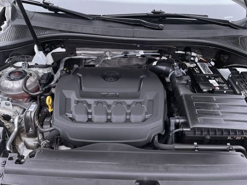 Used 2023 Volkswagen Tiguan SE R-Line image 15