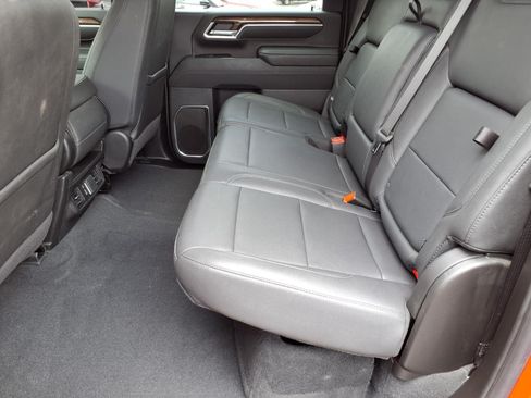 Used 2025 Chevrolet Silverado 2500 LT w/ Trail Boss Package AWD/4WD image 13