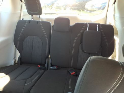 Used 2024 Chrysler Voyager LX FWD image 8