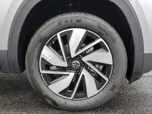 New 2026 Volkswagen Atlas SE image 12