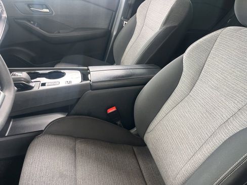 Used 2023 Nissan Rogue SV image 8