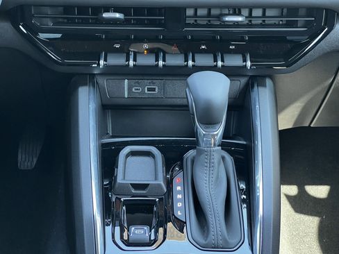 New 2026 GMC Canyon Elevation w/ Convenience Package image 15