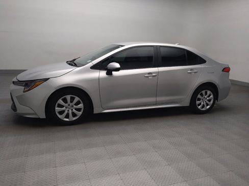 Used 2024 Toyota Corolla LE image 2