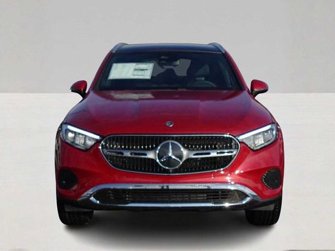 Used 2026 Mercedes-Benz GLC 300 4MATIC image 2
