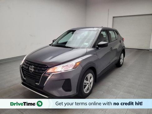 Used 2022 Nissan Kicks S image 1