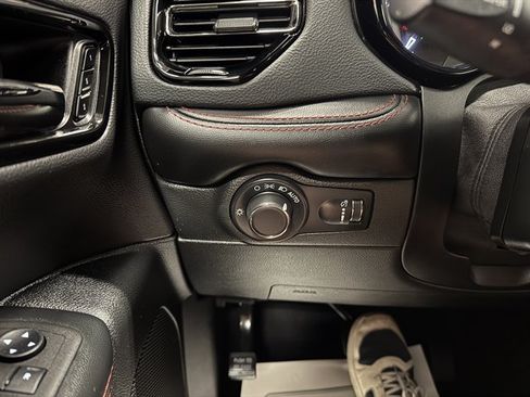 Used 2025 Dodge Durango GT AWD/4WD image 35