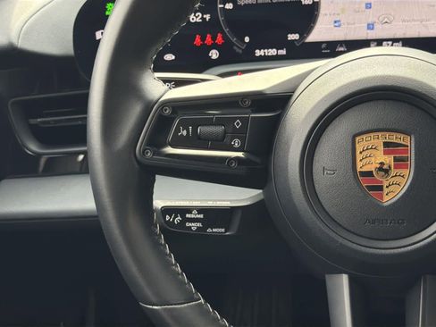 Used 2022 Porsche Taycan image 12