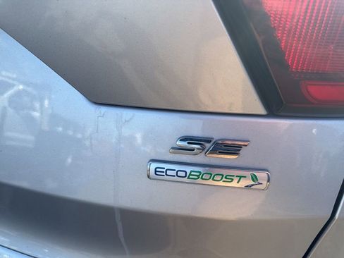 Used 2019 Ford Escape SE image 46