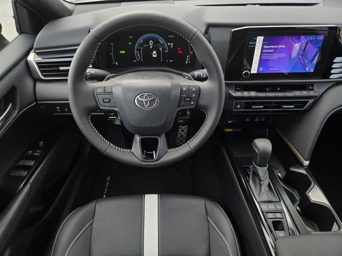 Used 2026 Toyota Camry SE FWD image 12