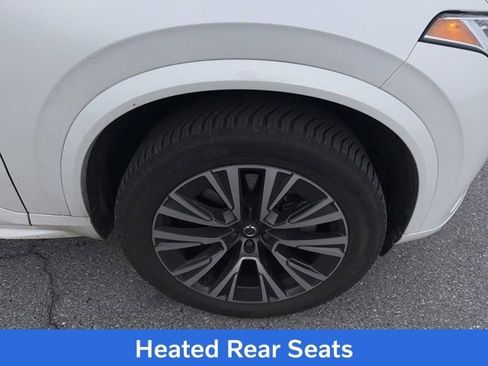 Used 2021 Volvo XC90 T6 Momentum image 2