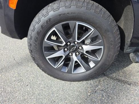 Used 2022 Chevrolet Tahoe Z71 w/ Luxury Package image 11