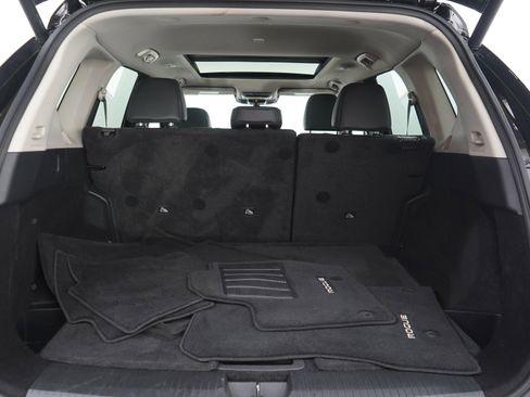 Used 2023 Nissan Rogue SV w/ SV Premium B Package FWD image 9