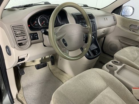 Used 2005 Kia Sedona EX image 24