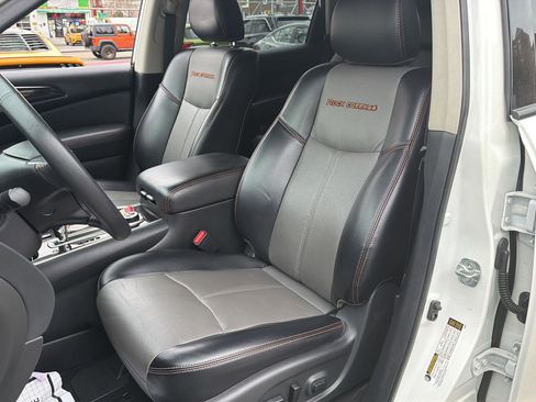 Used 2020 Nissan Pathfinder SL image 13