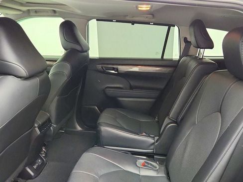 Used 2023 Toyota Highlander Limited AWD/4WD image 21