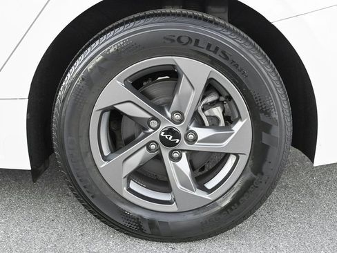 Used 2022 Kia K5 LX image 8