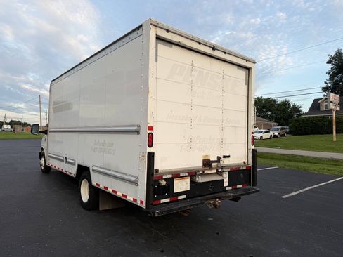 Used 2018 GMC Savana 3500 Extended w/ Driver Convenience Package RWD image 4