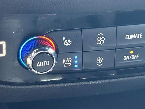 Used 2024 Buick Enclave Premium image 33