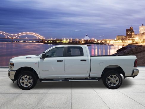 Used 2025 RAM 2500 Big Horn AWD/4WD image 2