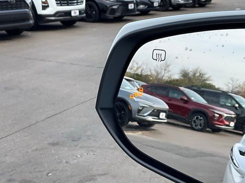 Used 2025 Toyota Sienna XLE image 22