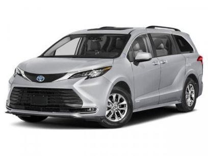 Used 2022 Toyota Sienna XLE