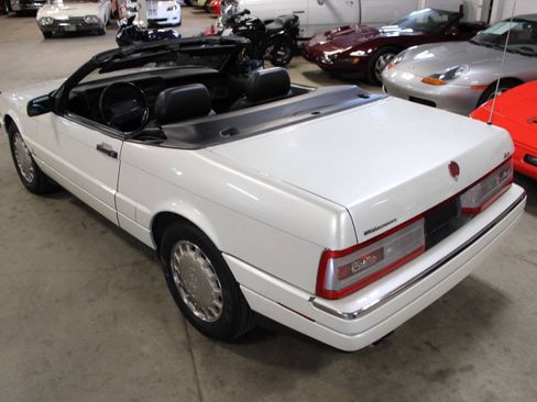 Used 1993 Cadillac Allante FWD image 32