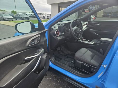 Used 2024 Chevrolet Trax RS w/ Driver Confidence Package FWD image 9