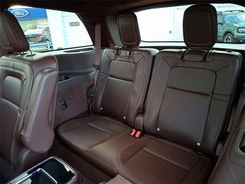 Used 2023 Lincoln Aviator Black Label w/ Jet Package image 11