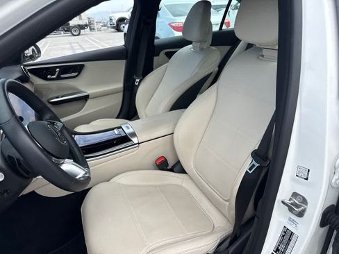 Used 2025 Mercedes-Benz C 300 Sedan image 2