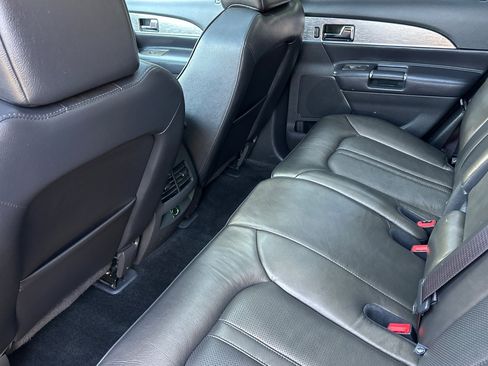 Used 2012 Lincoln MKX Base image 11