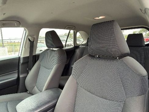 Certified 2025 Toyota RAV4 LE FWD image 21