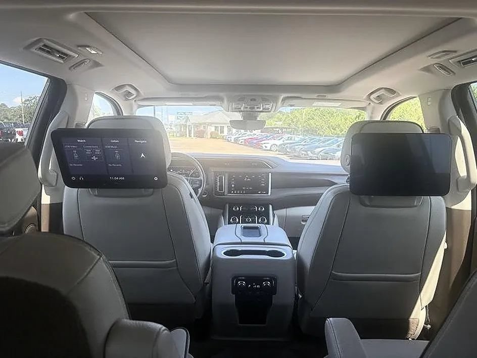 Used 2021 GMC Yukon XL Denali w/ Denali Premium Package AWD/4WD image 28