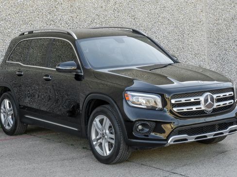 Used 2021 Mercedes-Benz GLB 250 w/ Premium Package image 7
