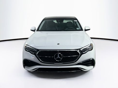 Used 2024 Mercedes-Benz E 350 4MATIC Sedan image 2